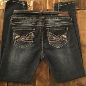 💕💕WALLFLOWER SKINNY jeans. Size 7/ L29 Dark Wash